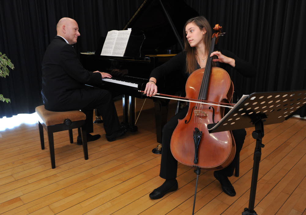 Wolfgang Weller playing chamber music 2011